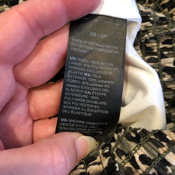 WHBM army green black camo animal print smocked hem top size Extra Small XS - Picture 9 of 13